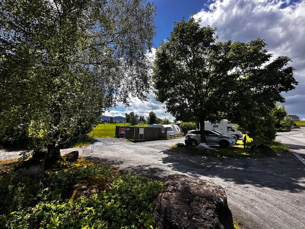 Mehrfamilienhaus mit Gewerbeanteil und Garten an ruhiger Lage in Wädenswil 8