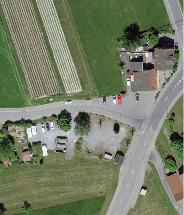Mehrfamilienhaus mit Gewerbeanteil und Garten an ruhiger Lage in Wädenswil 3