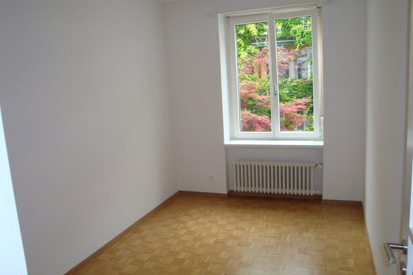 Charmantes 5-Zimmer-Büro an der Florastrasse in Zürich 8008 2
