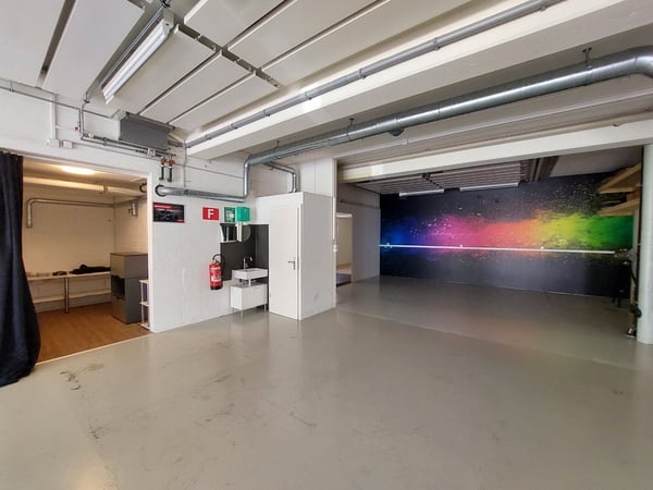 Ausstellung / Büro inkl.  Gewerbehalle 4