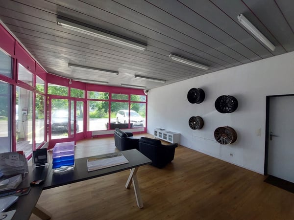 Ausstellung / Büro inkl.  Gewerbehalle 2