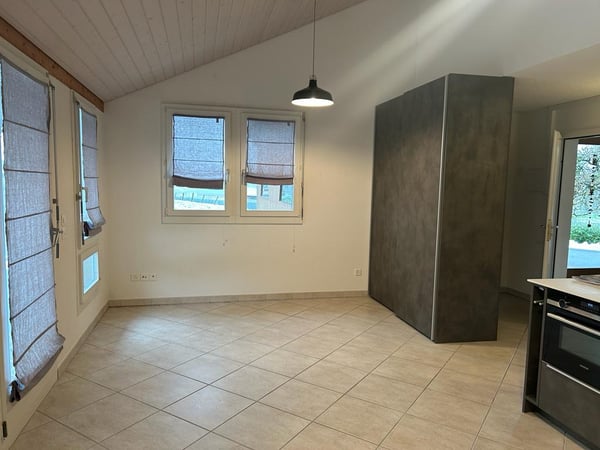 Gemütliches 1.5-Zimmer-Studio mit Gartensitzplatz in Ins 3