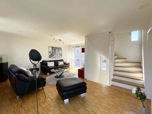 Freistehendes 5.5-Zimmer-Einfamilienhaus an ruhiger Lage in Aesch BL 8