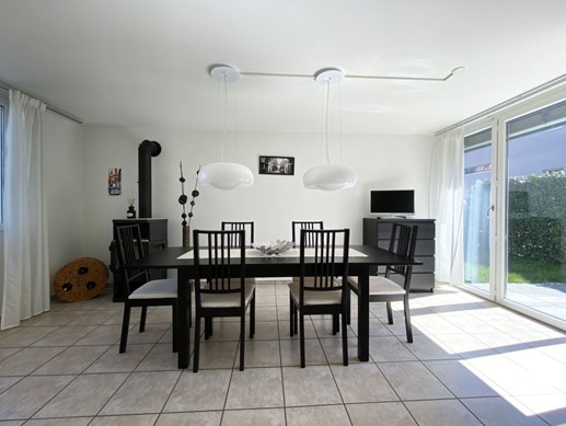 Freistehendes 5.5-Zimmer-Einfamilienhaus an ruhiger Lage in Aesch BL 5