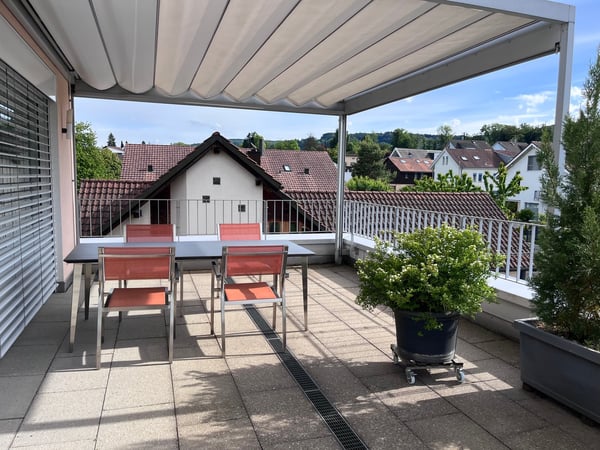 Exklusive, lichtdurchflutete 4.5-Zimmer-Attikawohnung in Würenlos 11