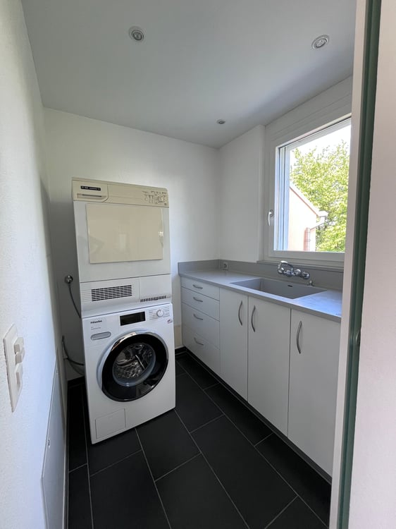Exklusive, lichtdurchflutete 4.5-Zimmer-Attikawohnung in Würenlos 8
