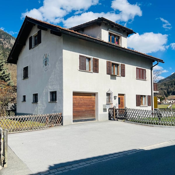 Charmantes Einfamilienhaus mit Bergblick in Zernez 2