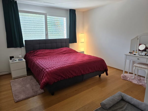 Moderne 4.5-Zimmer-Wohnung in Neerach – Neubau mit Balkon und herrlicher Aussicht 4