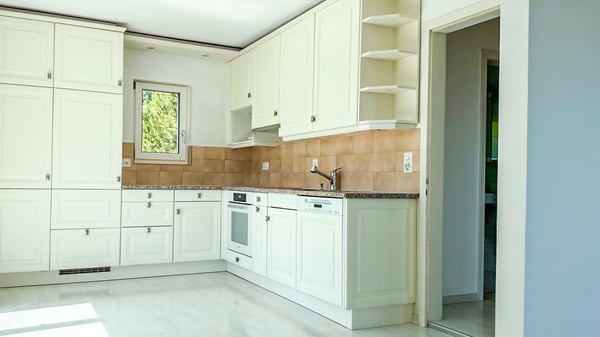 Wohnung mit Weitsicht – 3.5-Zimmer-Wohnung mit Wintergarten und Balkon 3