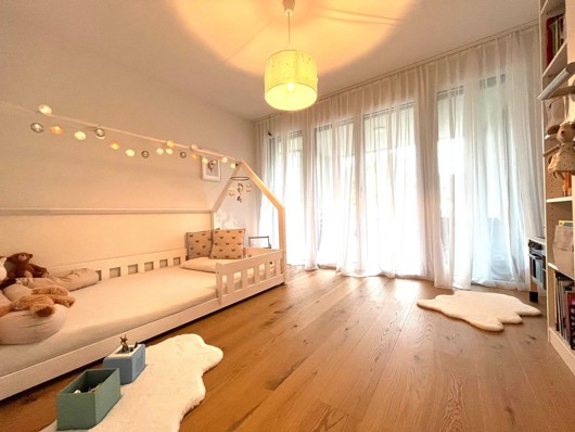 Moderne 4.5-Zimmer-Wohnung im Erdgeschoss in Russikon 8