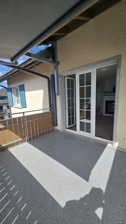 Helle und frisch sanierte 3.5-Zimmerwohnung mit grossem Estrich 11