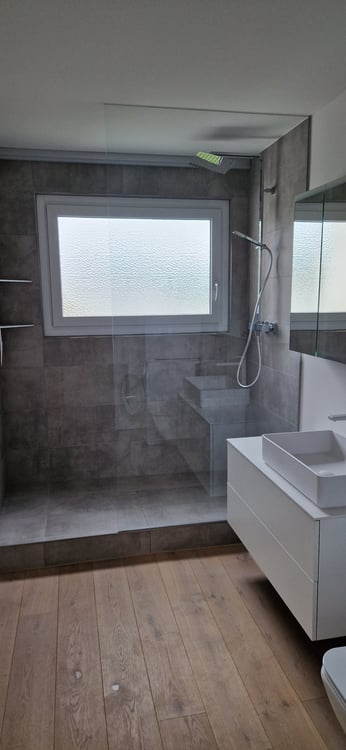 Helle 4-Zimmer-Wohnung mit Balkon und Ausblick in Adlikon bei Regensdorf 3