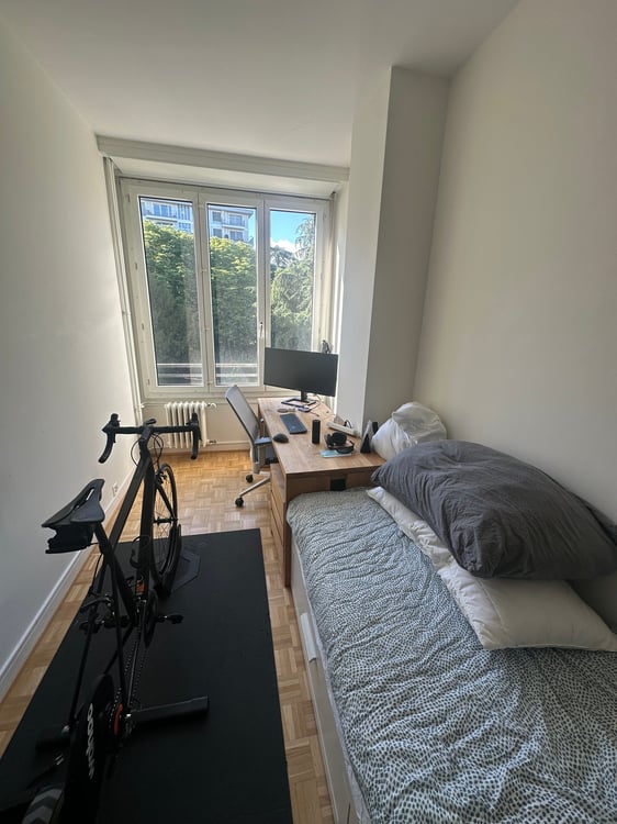 2 Bedroom Lease Takeover in Eaux Vives 4