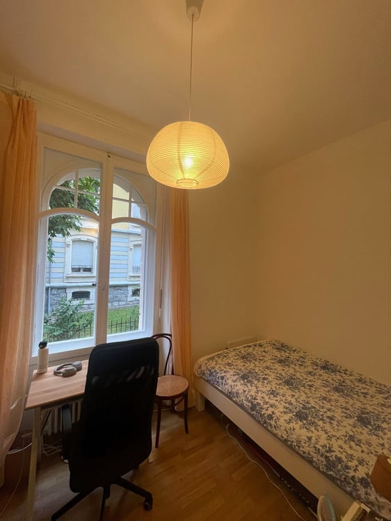 Appartement de 4.5 pièces meublé ou partiellement meublé avec terrasse et vue sur le lac à Lausanne 8
