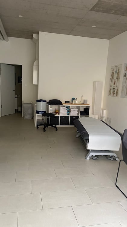 Nachmieter für modernes Gewerbelokal an der Schaffhauserstrasse 123 in Kloten gesucht 2