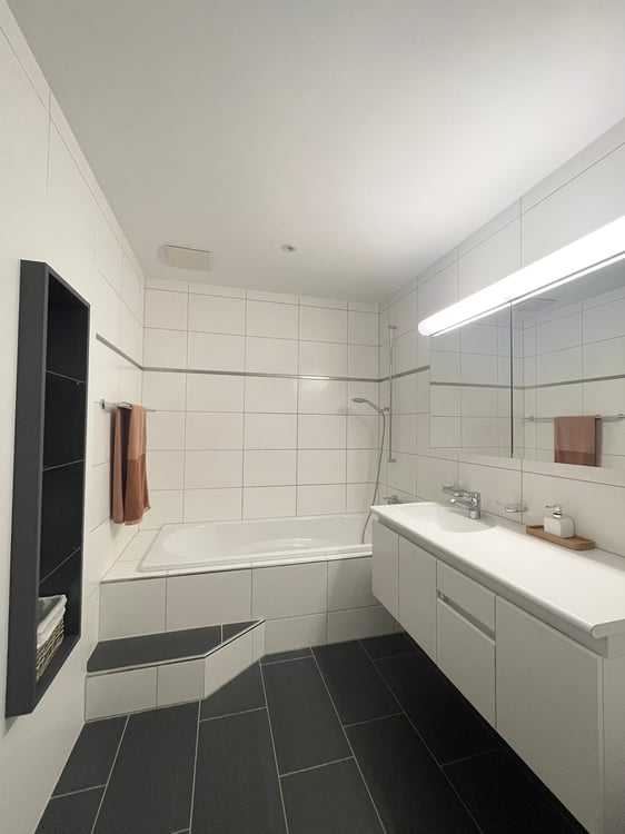 Wohnen mit Weitblick - sonnige 4.5-Zimmer-Terrassenwohnung an zentraler Lage in Würenlingen 7