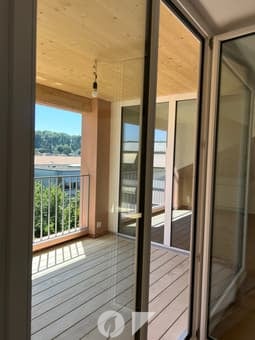 Charmante 2.5-Zimmer-Dachwohnung mit Balkon in Biel/Bienne 3