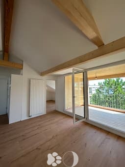 Charmante 2.5-Zimmer-Dachwohnung mit Balkon in Biel/Bienne 4