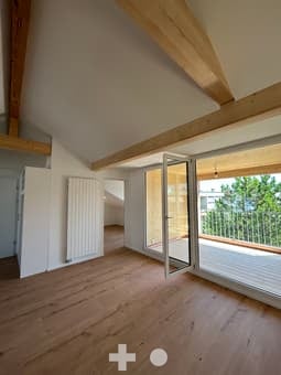 Charmante 2.5-Zimmer-Dachwohnung mit Balkon in Biel/Bienne 4