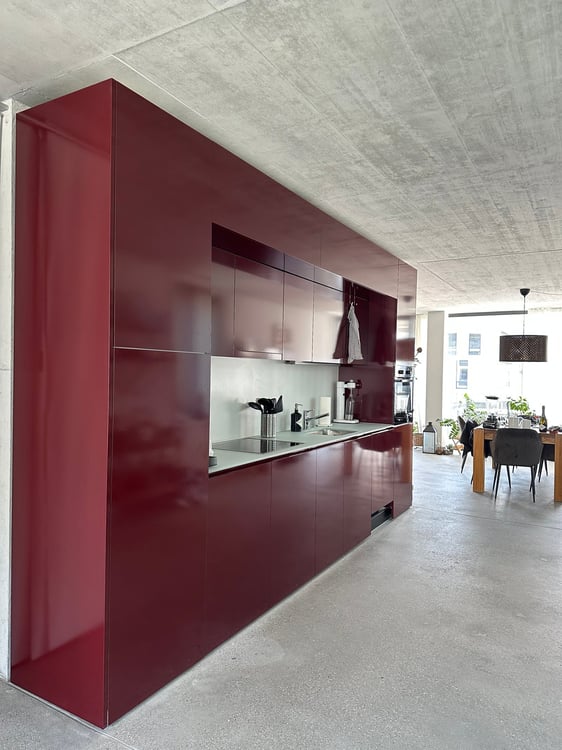 Untermieter gesucht: Geräumige 1-Zimmer-Loft-Wohnung mit grossem Balkon beim Aarau Bhf 3
