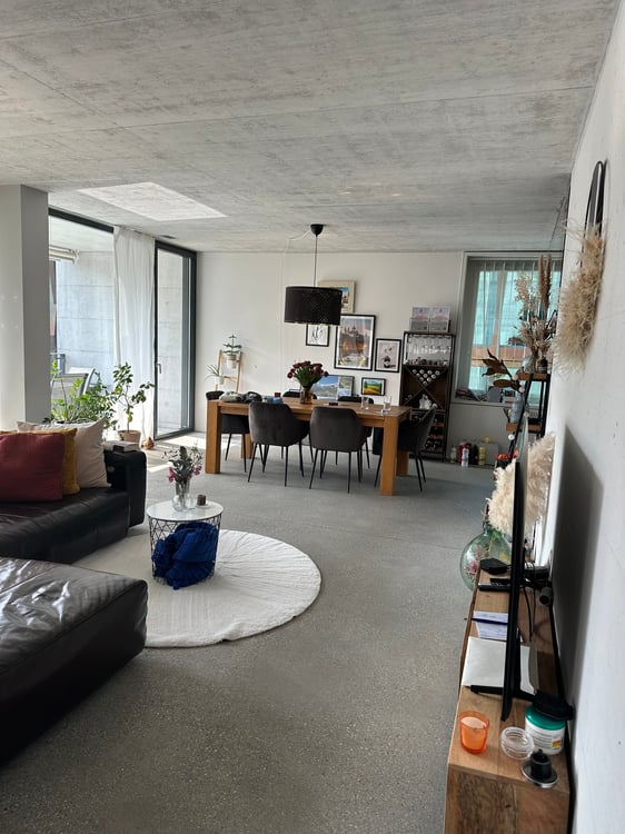Untermieter gesucht: Geräumige 1-Zimmer-Loft-Wohnung mit grossem Balkon beim Aarau Bhf 2