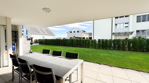 Moderne und grosszügige 3.5-Zimmer-Gartenwohnung mit 80 m² Aussenbereich 2