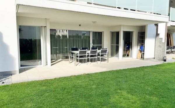 Moderne und grosszügige 3.5-Zimmer-Gartenwohnung mit 80 m² Aussenbereich 3
