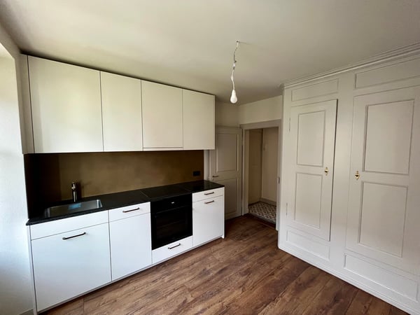 Erstbezug in historischer Villa: 3.5-Zimmer, ideal auch für Wohngemeinschaft (2 Bäder) 4