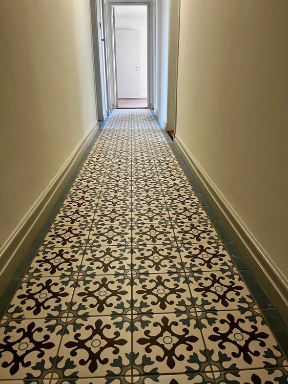 Erstbezug in historischer Villa: 3.5-Zimmer, ideal auch für Wohngemeinschaft (2 Bäder) 3