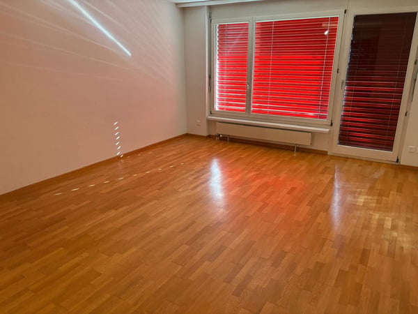 Helle 4.5-Zimmer-Wohnung mit Balkon und schöner Aussicht in Henggart 4