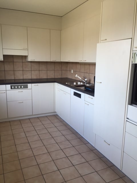Helle 4.5-Zimmer-Wohnung mit Balkon und schöner Aussicht in Henggart 3
