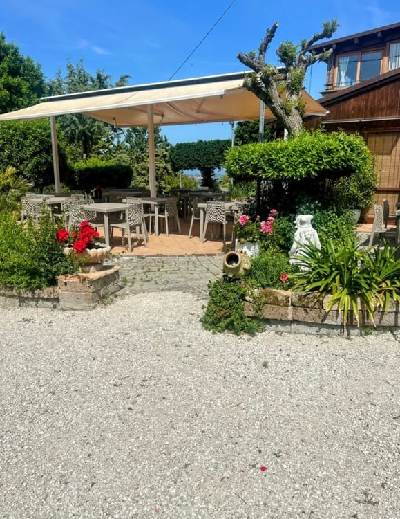 Exklusives Panorama Anwesen , Wohnerlebnis & Investment in den Marken 1