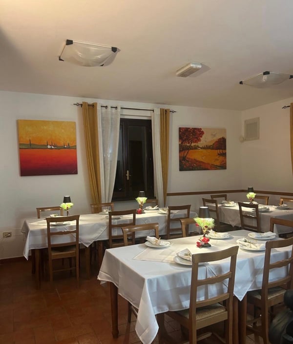 Exklusives Panorama Anwesen , Wohnerlebnis & Investment in den Marken 30