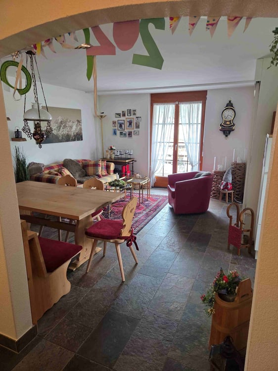 Ski in - Ski out: 3.5-Zimmer-Terrassenwohnung an bester Lage in Grächen 5