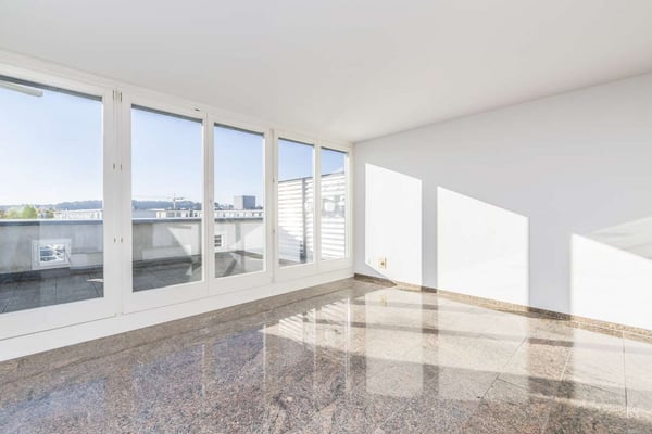 Helle 4.5-Zimmer-Maisonette-Wohnung mit Terrasse in Zofingen 1