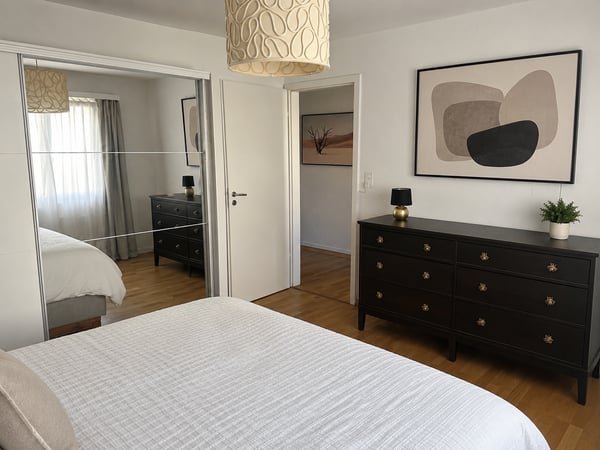 Charmante 2.5 - Zimmer Wohnung mit Gartensitzplatz 10