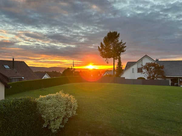 Exklusives 8-Zimmer-Einfamilienhaus mit Pool und Photovoltaikanlage an ruhiger Lage in Gutenswil 13