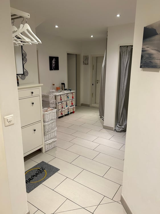 Exklusives 8-Zimmer-Einfamilienhaus mit Pool und Photovoltaikanlage an ruhiger Lage in Gutenswil 6