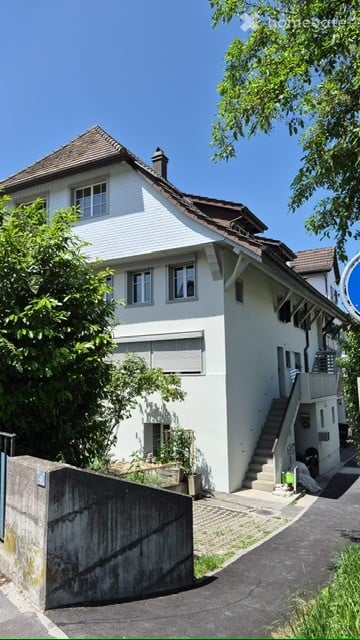 Erstvermietung nach Renovation: Charmante 3.5-Zimmer-Altbauwohnung in Horgen – sofort verfügbar 2