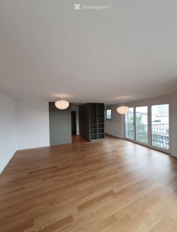 Helle 2.5-Zimmer-Wohnung mit Dachterrasse und schöner Aussicht in Zürich-Oerlikon 2