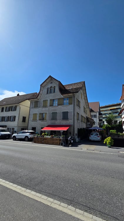 Charmante, zentrale 1.5-Zimmer-Wohnung in Neuhaus SG - Ab 1.7.2026 verfügbar 2
