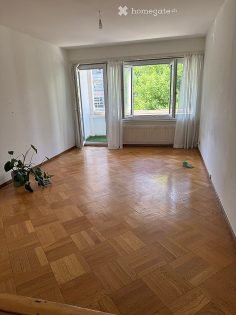 Bright 4-Room Apartment with Balcony in the Heart of Geneva's Champel District 2