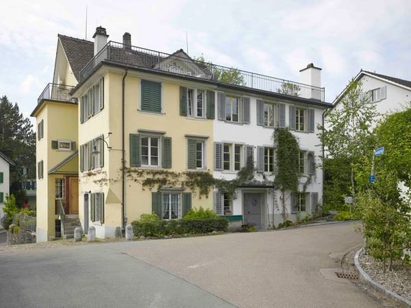 Stilvolle Wohnung in 350-jährigem Haus mit Wintergarten & Sitzplatz – Nähe See und Bahnhof 2