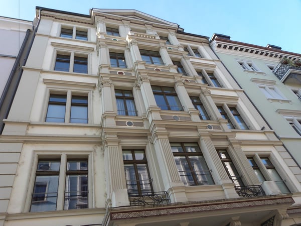 Charmante 2.5-Zimmer-Wohnung in historischem Gebäude im Herzen von Zürich 1