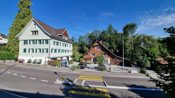 Möblierte 2.5-Zimmer-Wohnung an zentraler Lage in Ebikon 9
