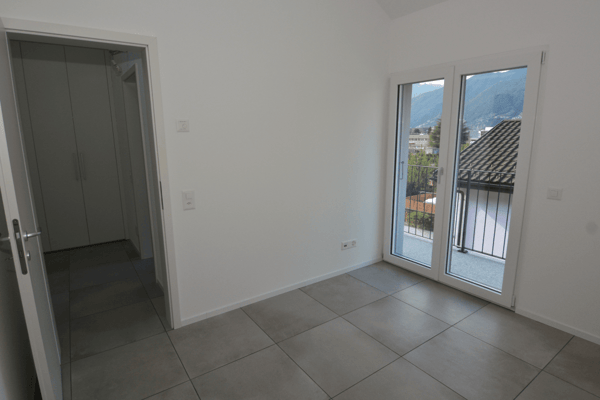 Moderno appartamento di 3,5 Locali su 3 piani con terrazzo – 1'420 CHF/ mese + spese 7