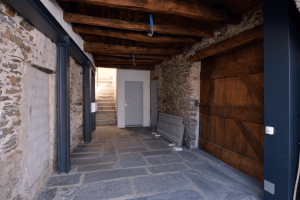 Moderno appartamento di 3,5 Locali su 3 piani con terrazzo – 1'420 CHF/ mese + spese 10