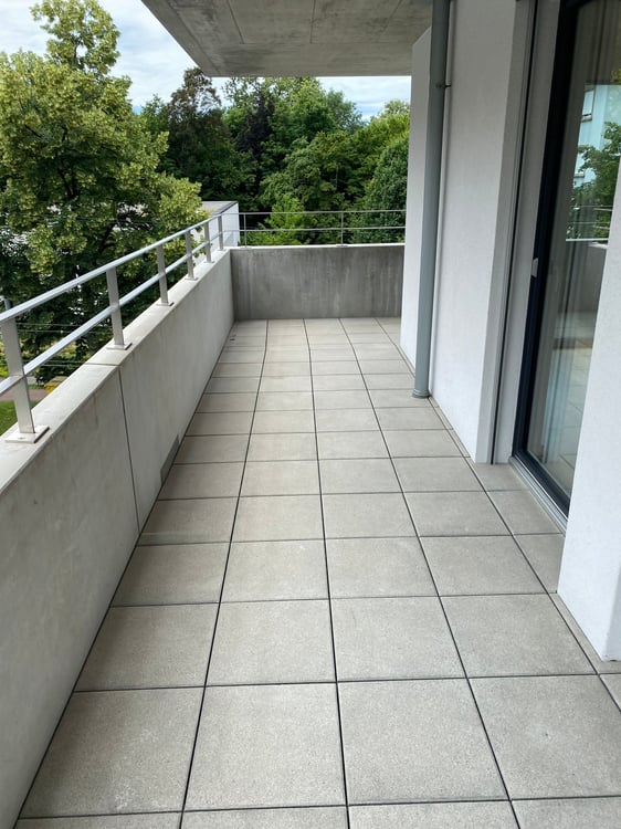Appartement lumineux de 3,5 pièces avec grand balcon près du Parc de Valency 5