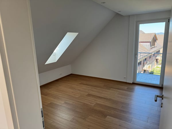 Charmante 4.5-Zimmer-Dachwohnung mit Balkon und schöner Aussicht in Maur 4