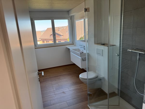 Charmante 4.5-Zimmer-Dachwohnung mit Balkon und schöner Aussicht in Maur 5